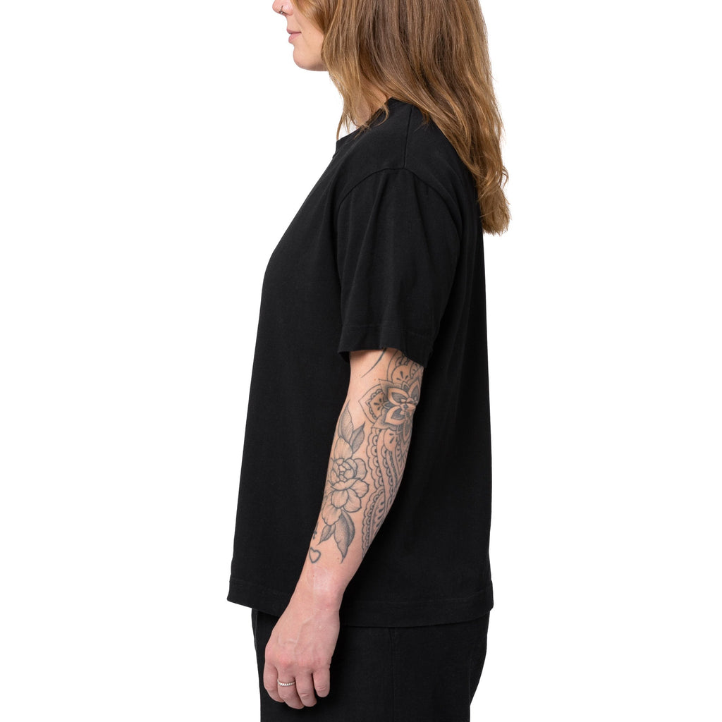Crew Essentials By Hel Goods - Modern Fit T-Paita - Musta