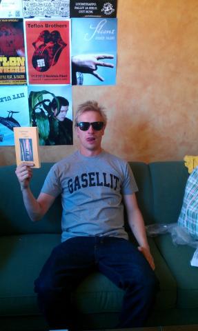 Gasellit - T-Paita - Teksti